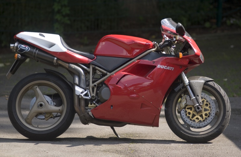 Datei:Ducati916SPS 1998 ScuderiaAssindia small.jpg