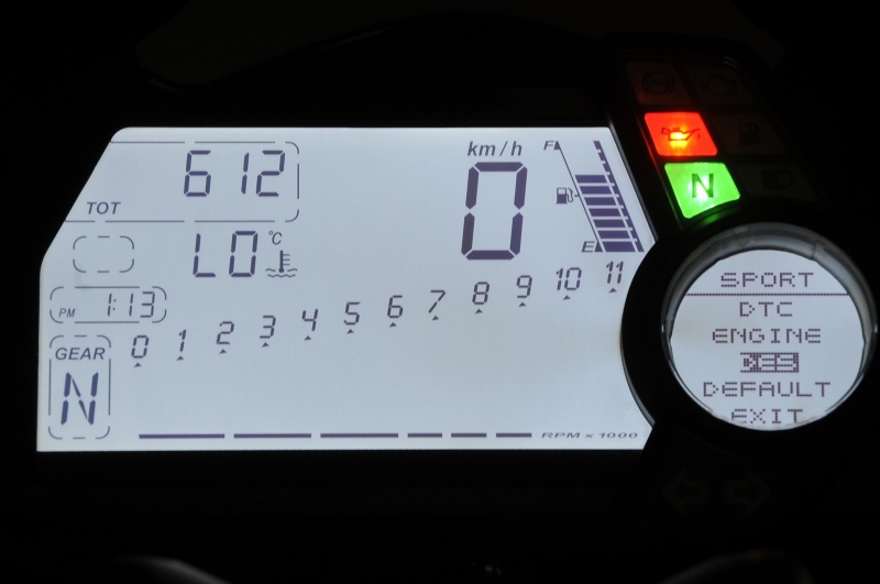 Datei:Multistrada 1200 Dashboard DES.jpg